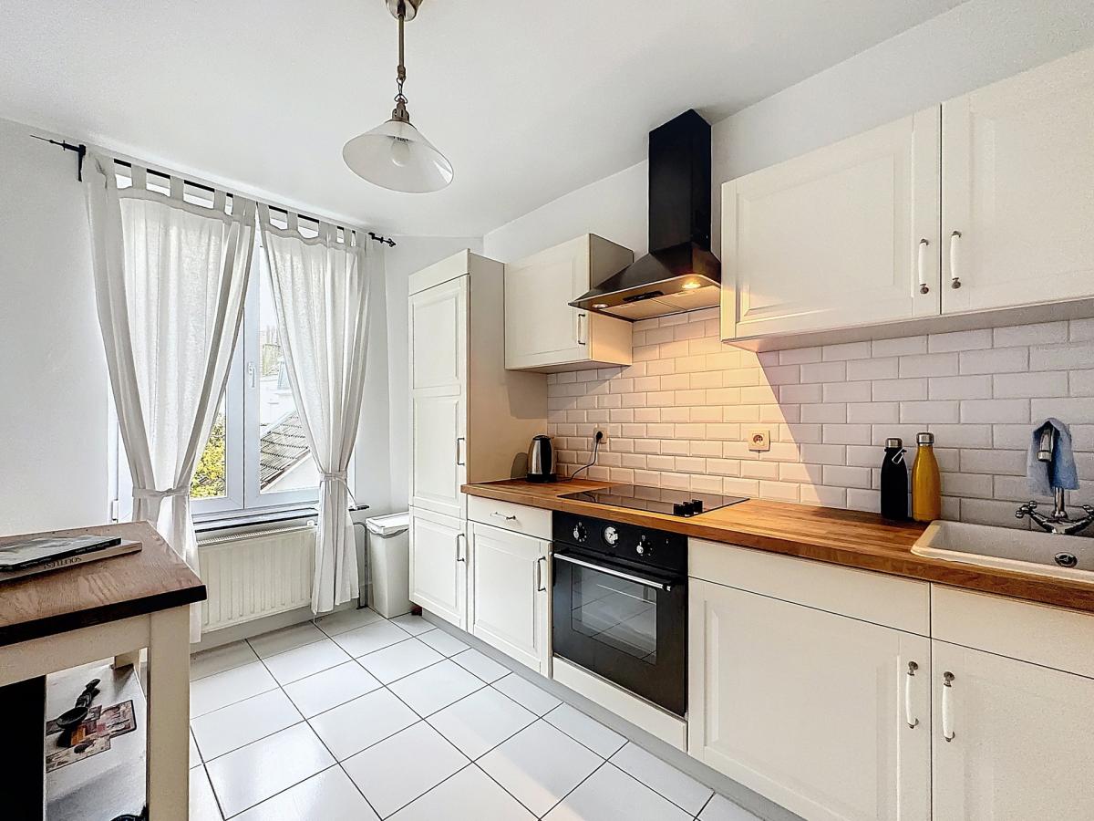 Bailli : Bel appartement meublé + grand balcon