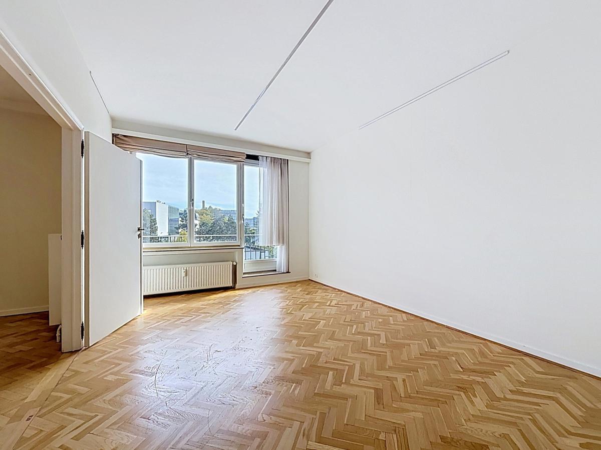 Étoile / ULB : appartement + parking + terrasse sur le toit