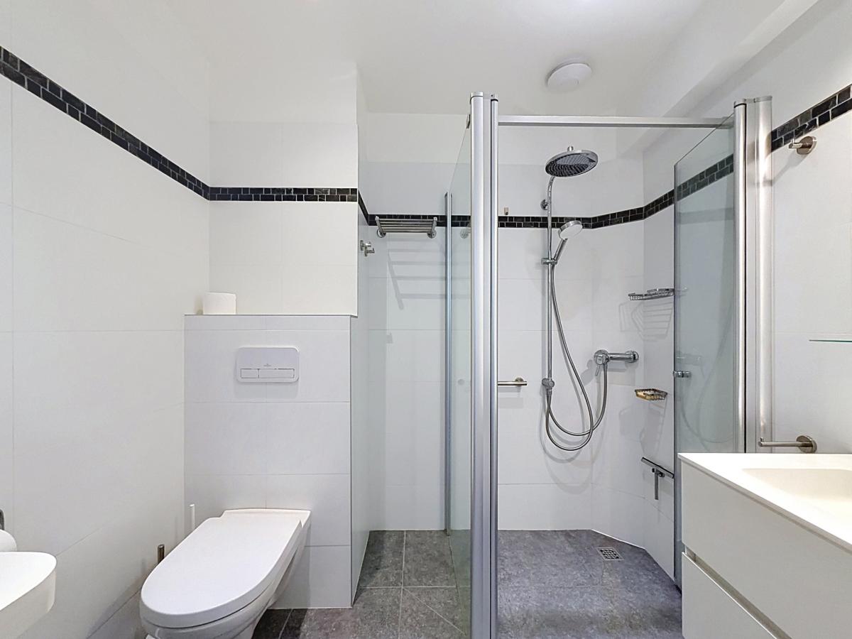 Cavell/Montjoie : Beau studio 