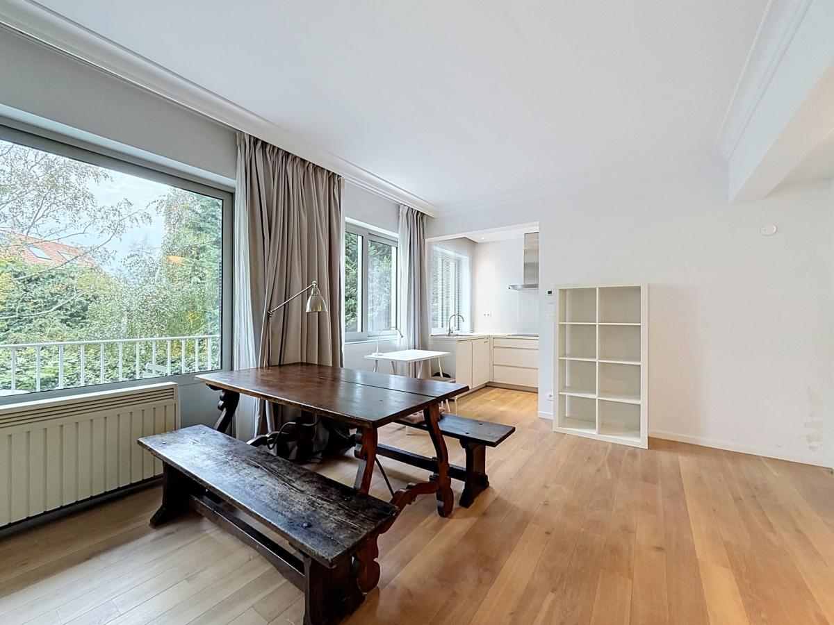 Cavell/Montjoie : Beau studio meublé + terrasse