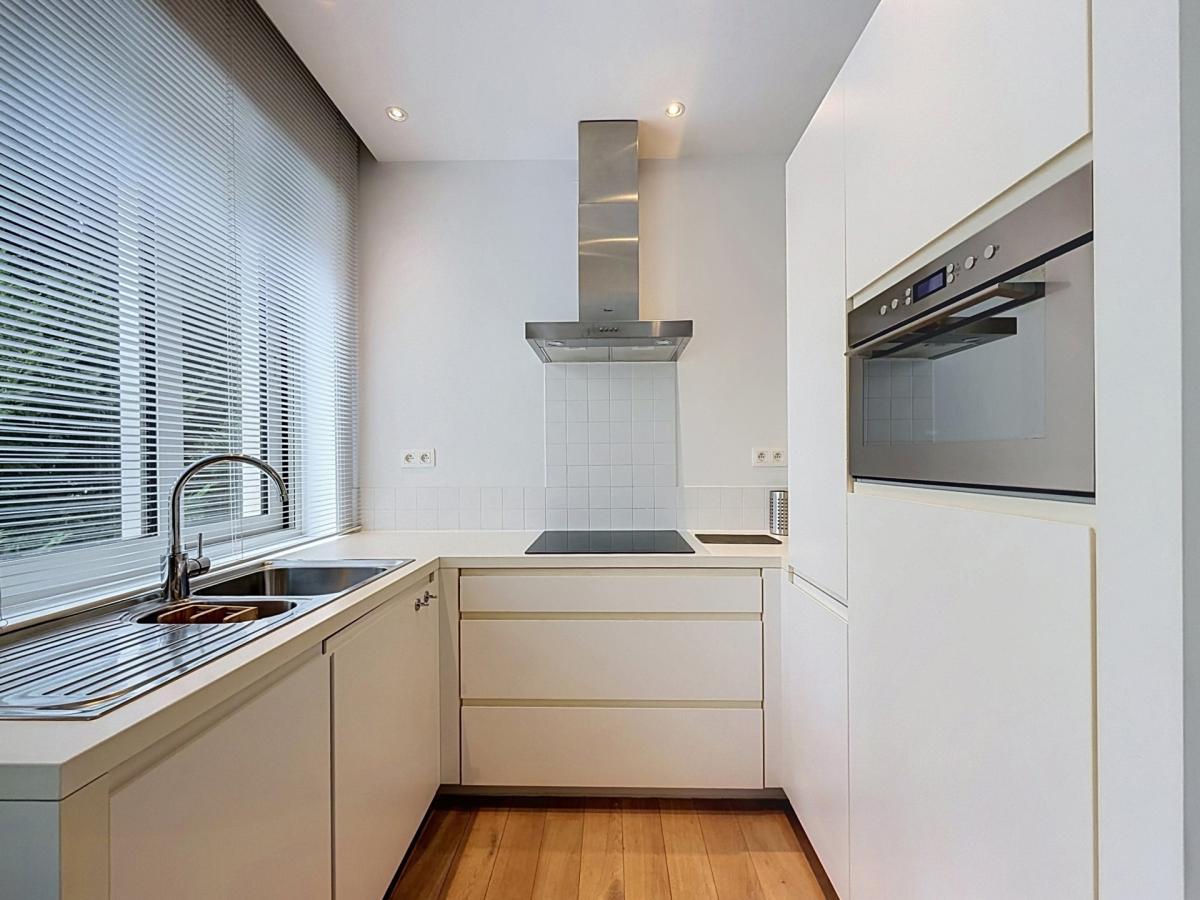 Cavell/Montjoie : Beau studio meublé + terrasse