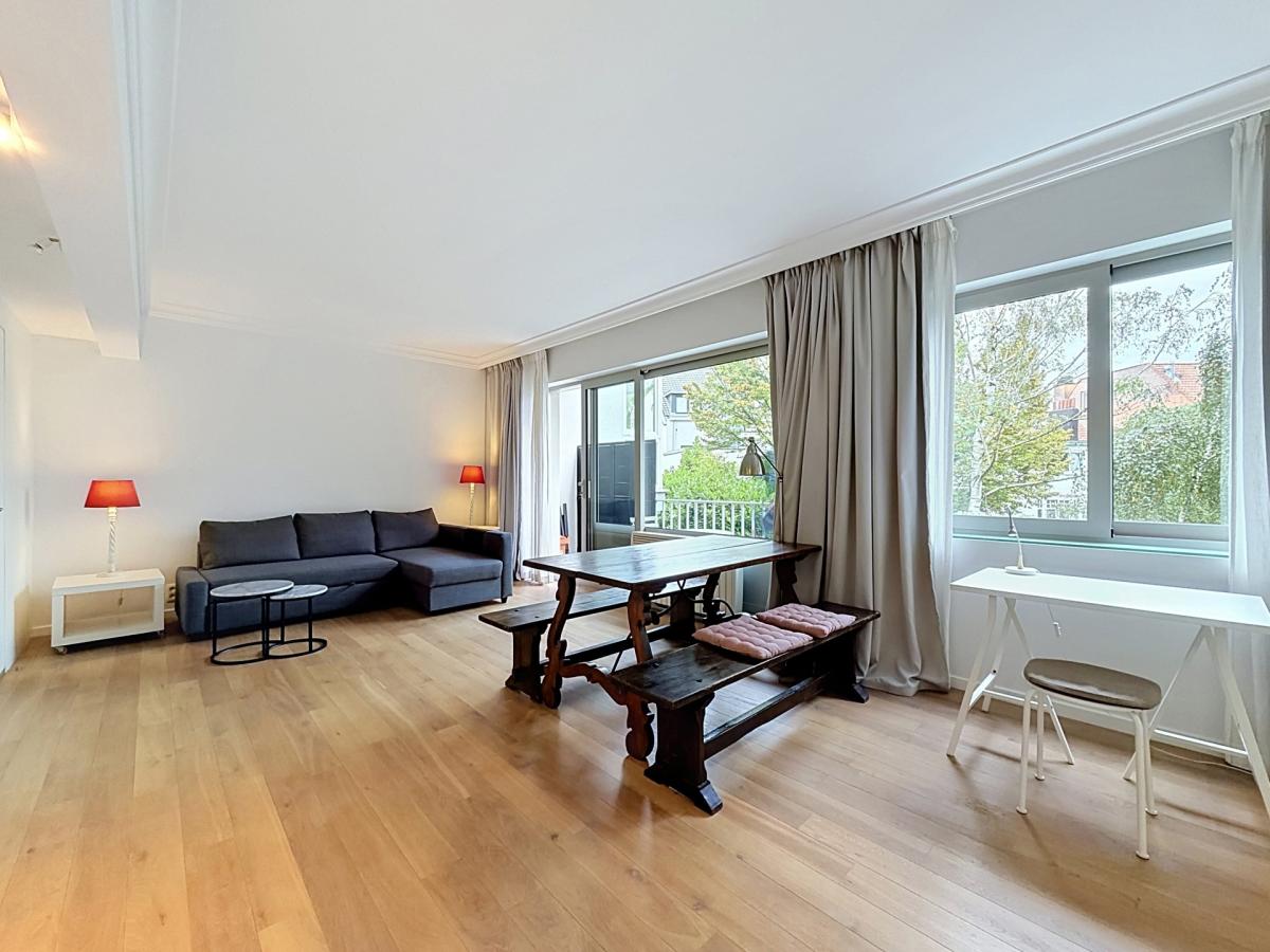 Cavell/Montjoie : Beau studio meublé + terrasse
