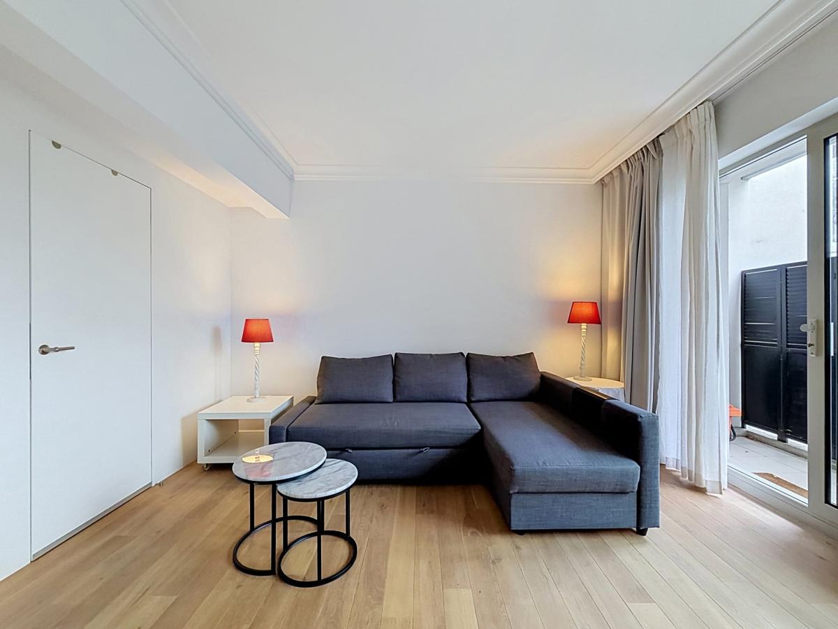 Cavell/Montjoie : Beau studio meublé + terrasse