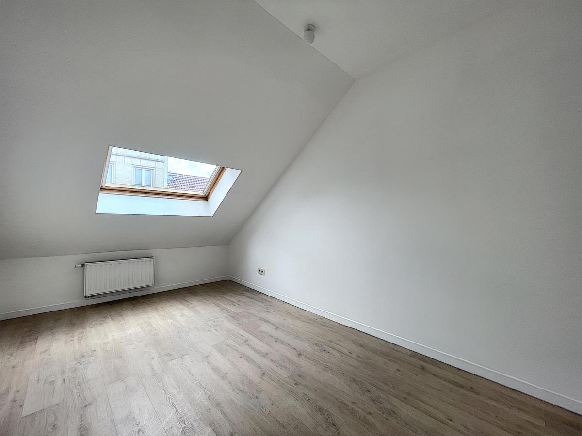 QUARTIER CHATELAIN : Magnifique triplex entièrement rénové