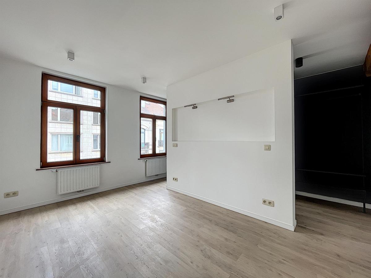 QUARTIER CHATELAIN : Magnifique triplex entièrement rénové