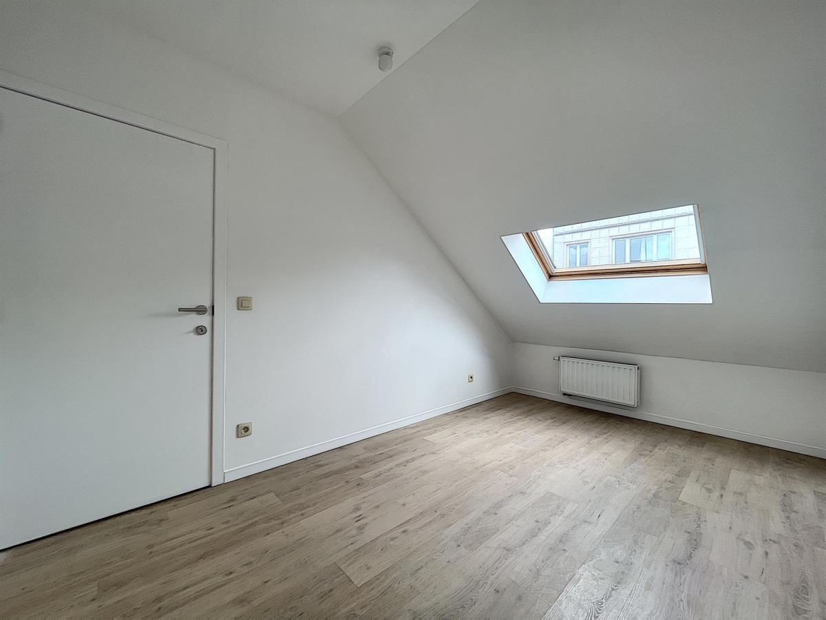 QUARTIER CHATELAIN : Magnifique triplex entièrement rénové