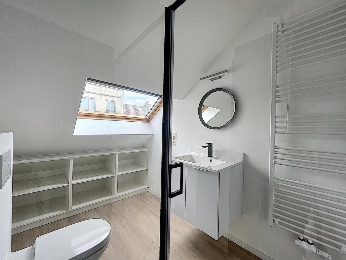 QUARTIER CHATELAIN : Magnifique triplex entièrement rénové