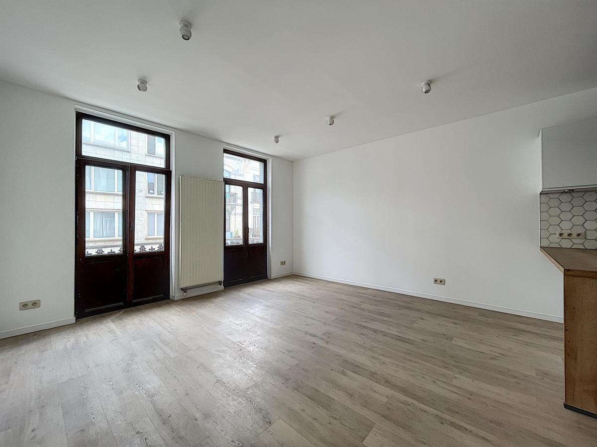 QUARTIER CHATELAIN : Magnifique triplex entièrement rénové