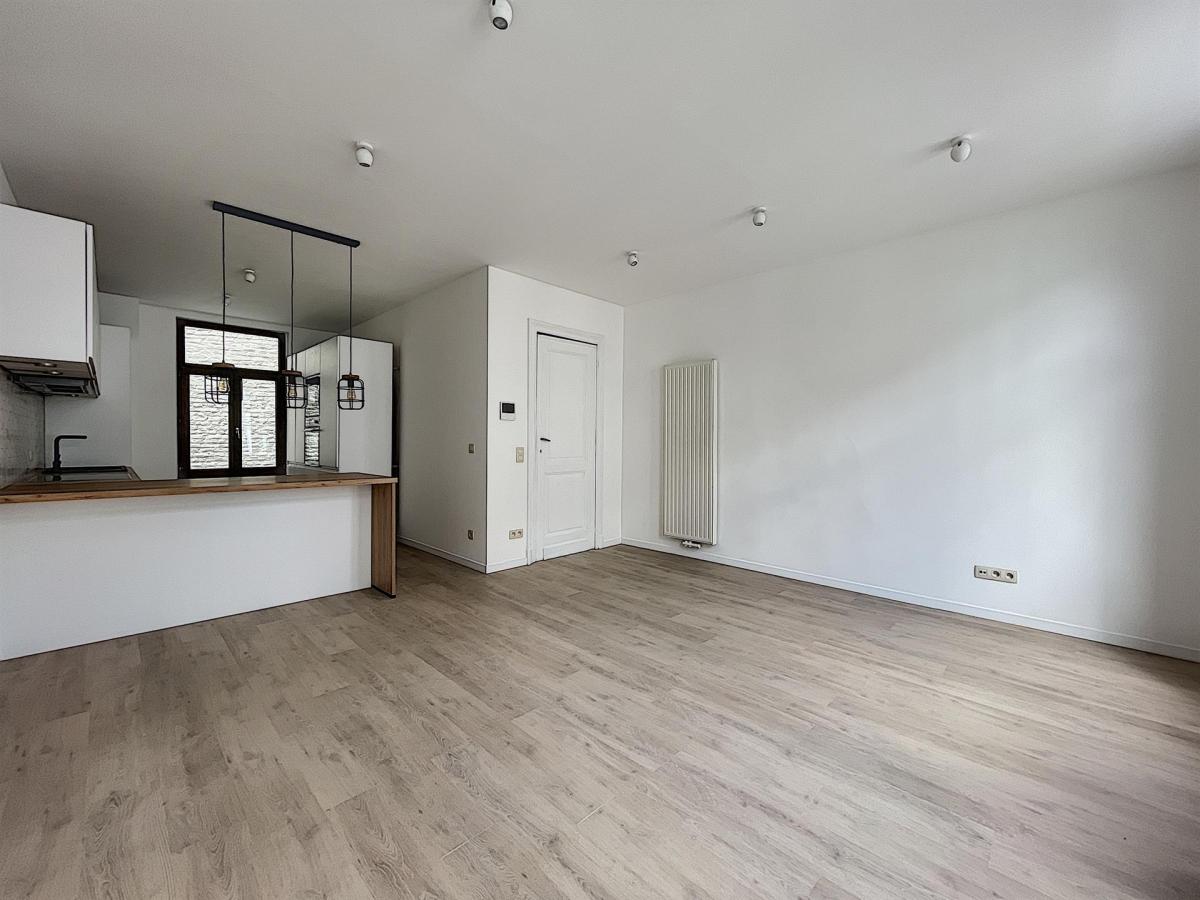 QUARTIER CHATELAIN : Magnifique triplex entièrement rénové