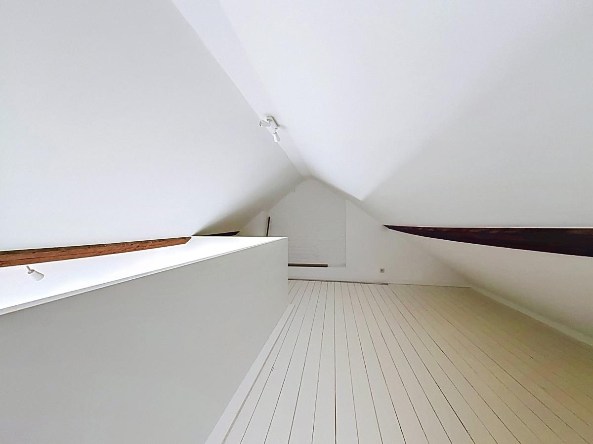 Cimetière d'Ixelles : Duplex 2 chambres meublé + terrasse 