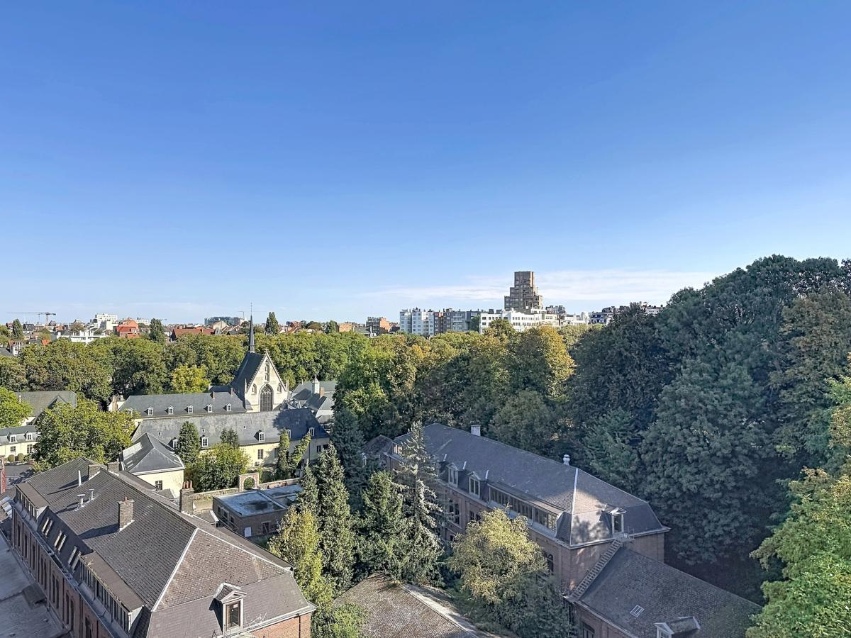 Louise Abbaye : Somptueux appartement caractère remis à neuf