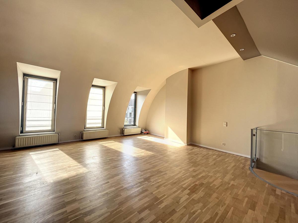 Sq Ambiorix : Maison de maître + jardin & terrasse