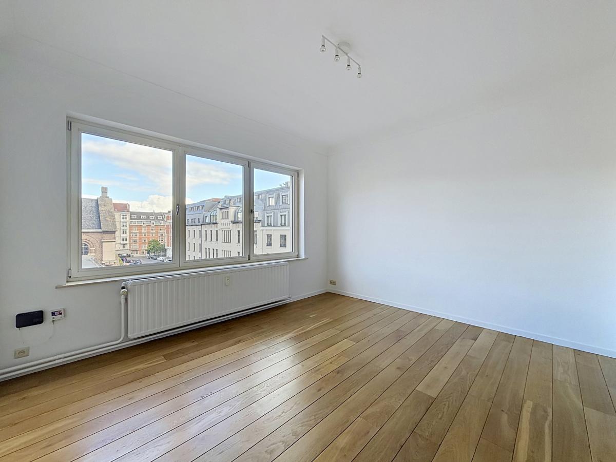 Place Brugmann : Bel appartement 2 ch. remis à neuf