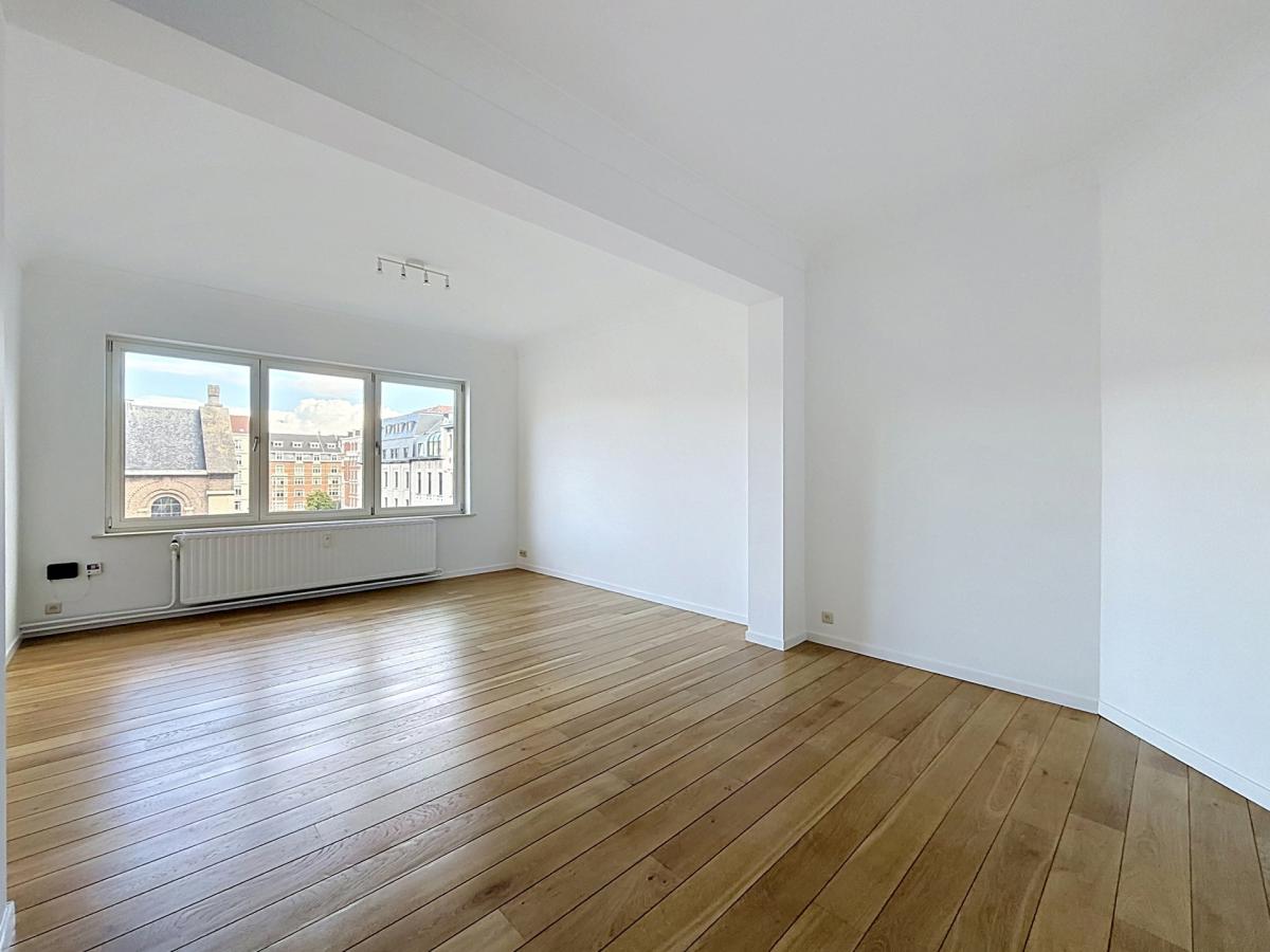 Place Brugmann : Bel appartement 2 ch. remis à neuf