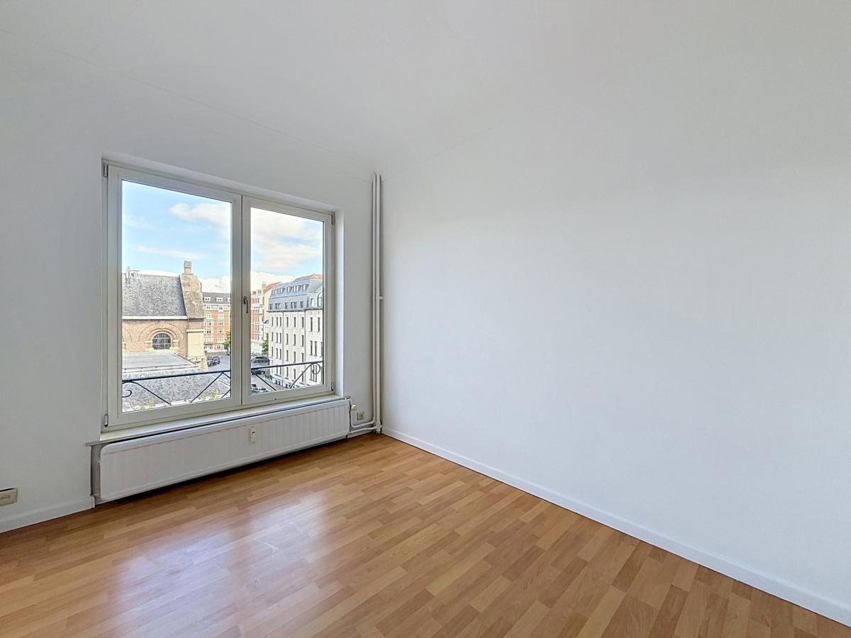 Place Brugmann : Bel appartement 2 ch. remis à neuf