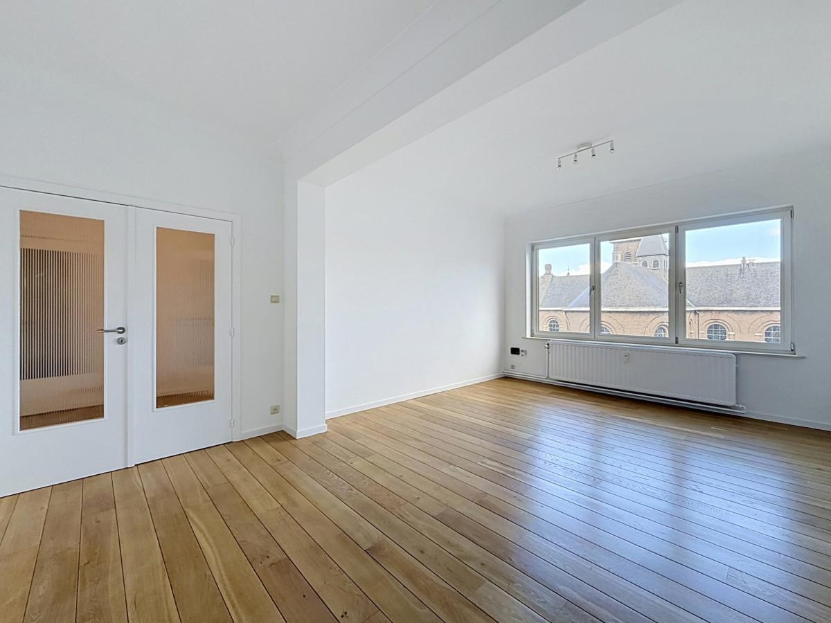 Place Brugmann : Bel appartement 2 ch. remis à neuf