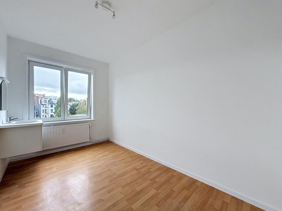 Place Brugmann : Bel appartement 2 ch. remis à neuf