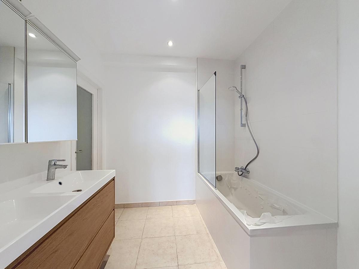 Place Brugmann : Bel appartement 2 ch. remis à neuf