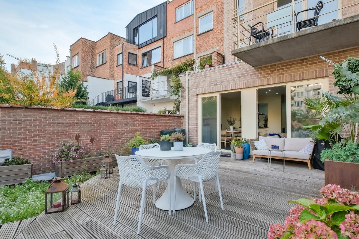 Quartier Cavell: Appartement 1 chambre + bureau, beau jardin