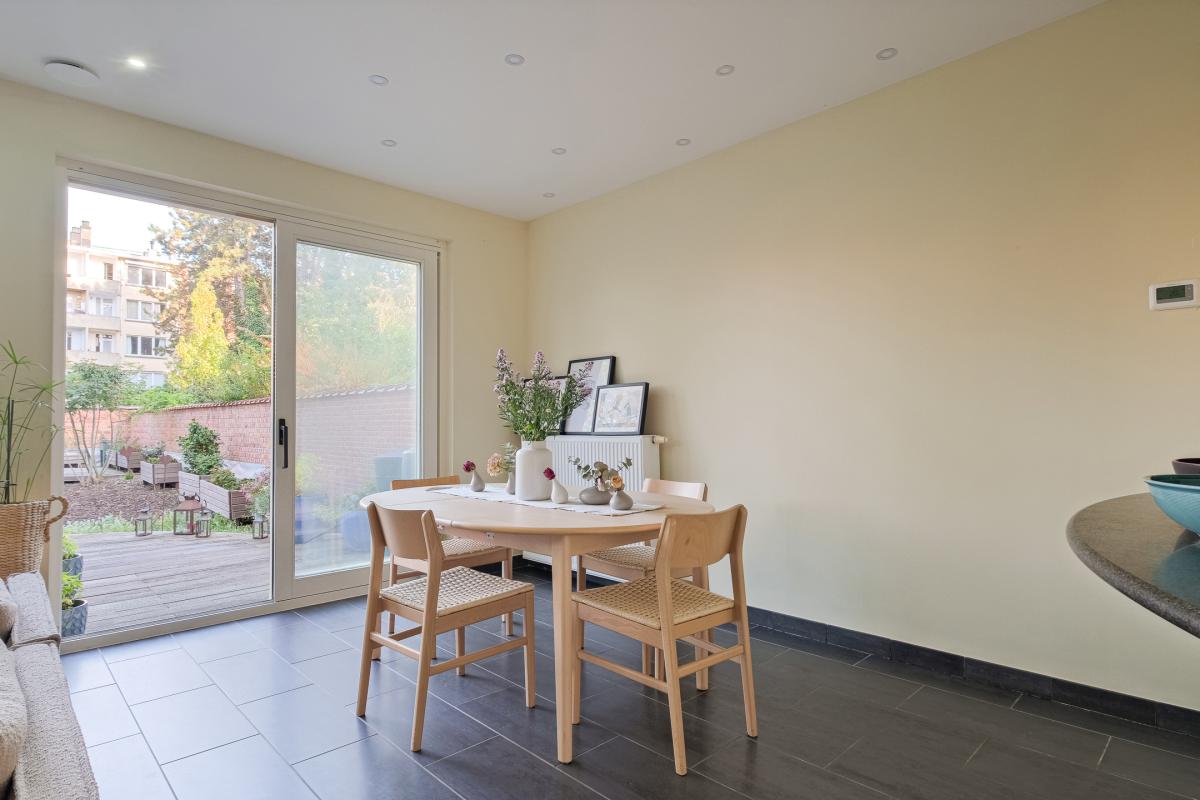 Quartier Cavell: Appartement 1 chambre + bureau, beau jardin