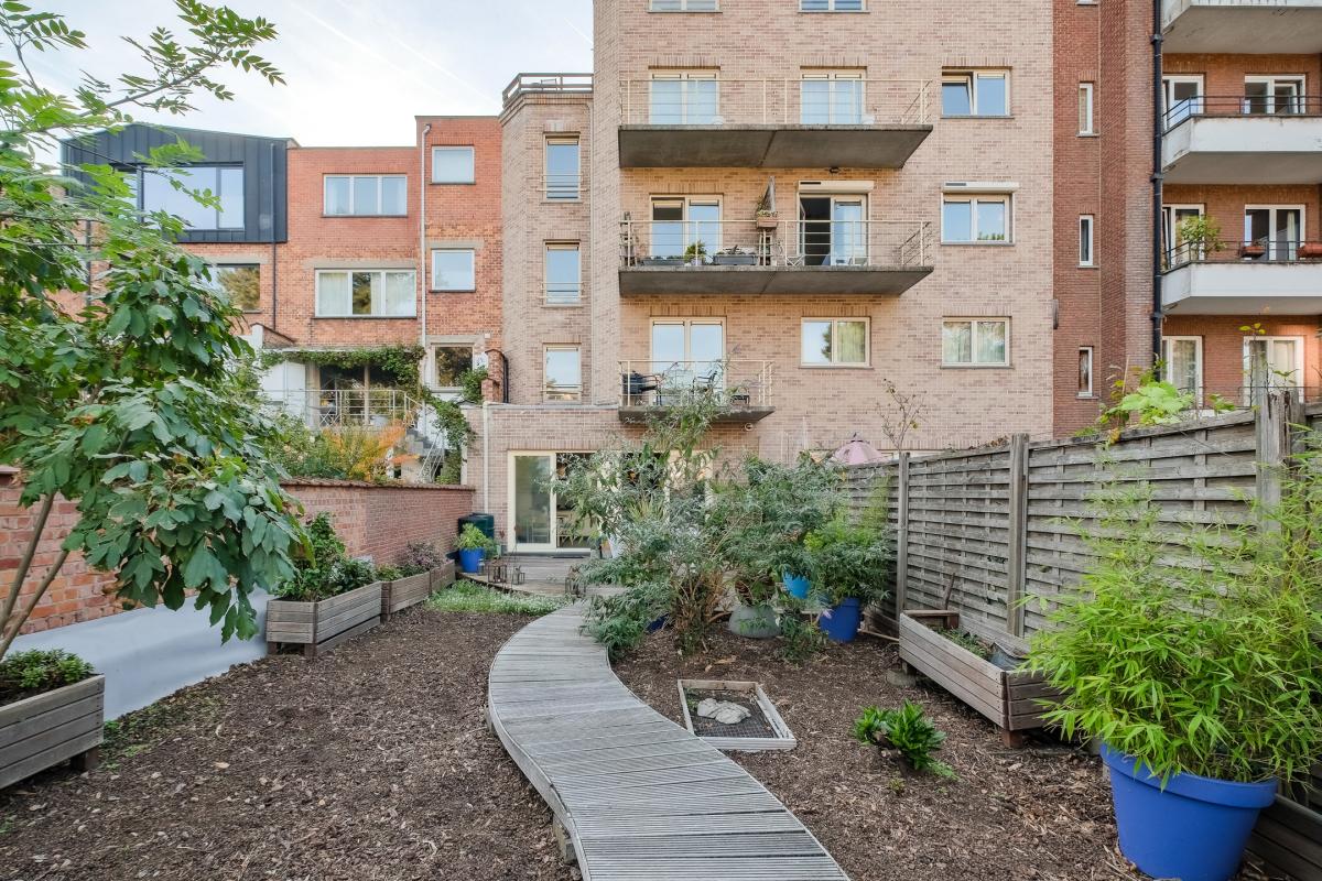 Quartier Cavell: Appartement 1 chambre + bureau, beau jardin