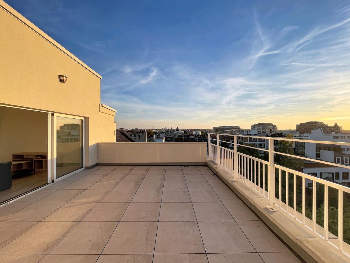 Cinquantenaire – Magnifique penthouse 1 ch. + terrasse