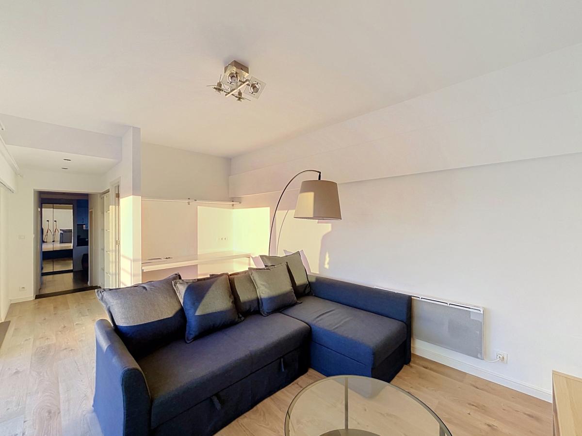 Cinquantenaire – Magnifique penthouse 1 ch. + terrasse