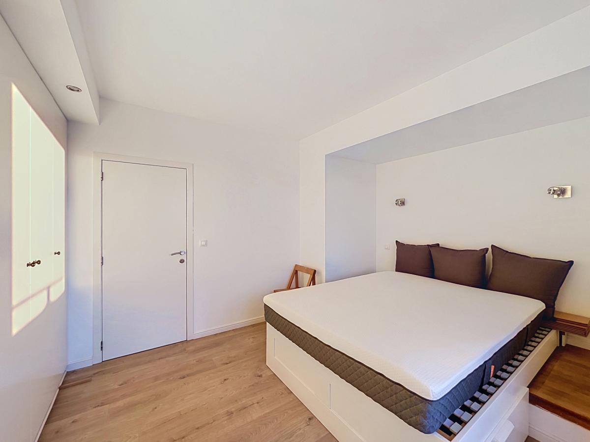 Cinquantenaire – Magnifique penthouse 1 ch. + terrasse