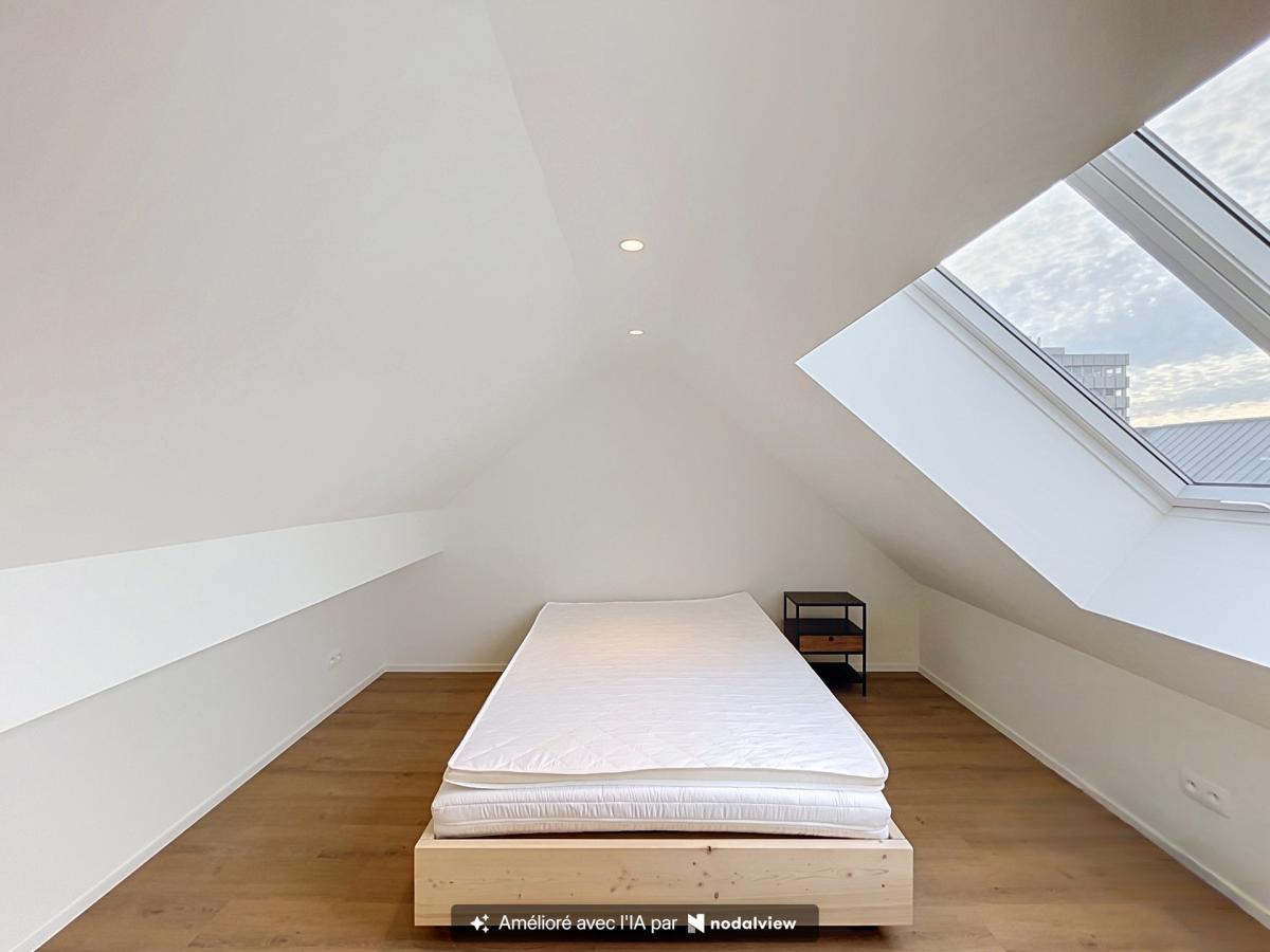 Cinquantenaire - Magnifique duplex meublé 1 ch. rénové