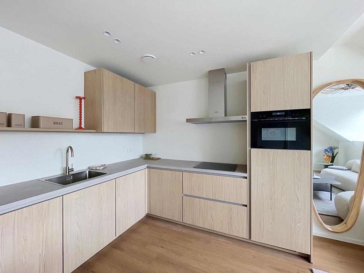 Cinquantenaire - Magnifique duplex meublé 1 ch. rénové