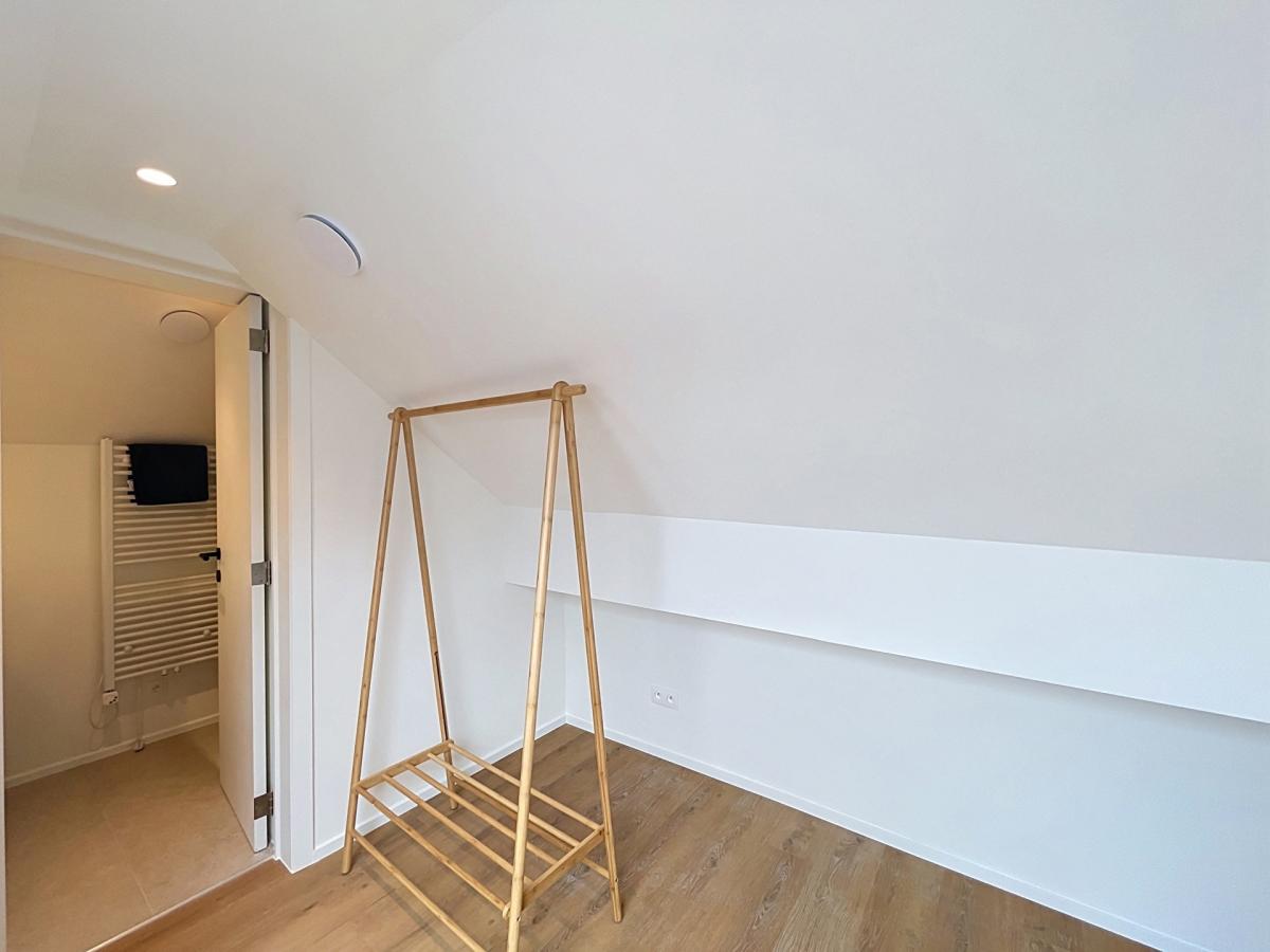 Cinquantenaire - Magnifique duplex meublé 1 ch. rénové