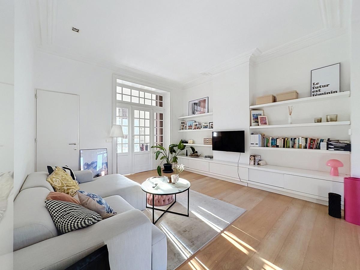 Place Brugmann : Appartement de caractère avec un balcon