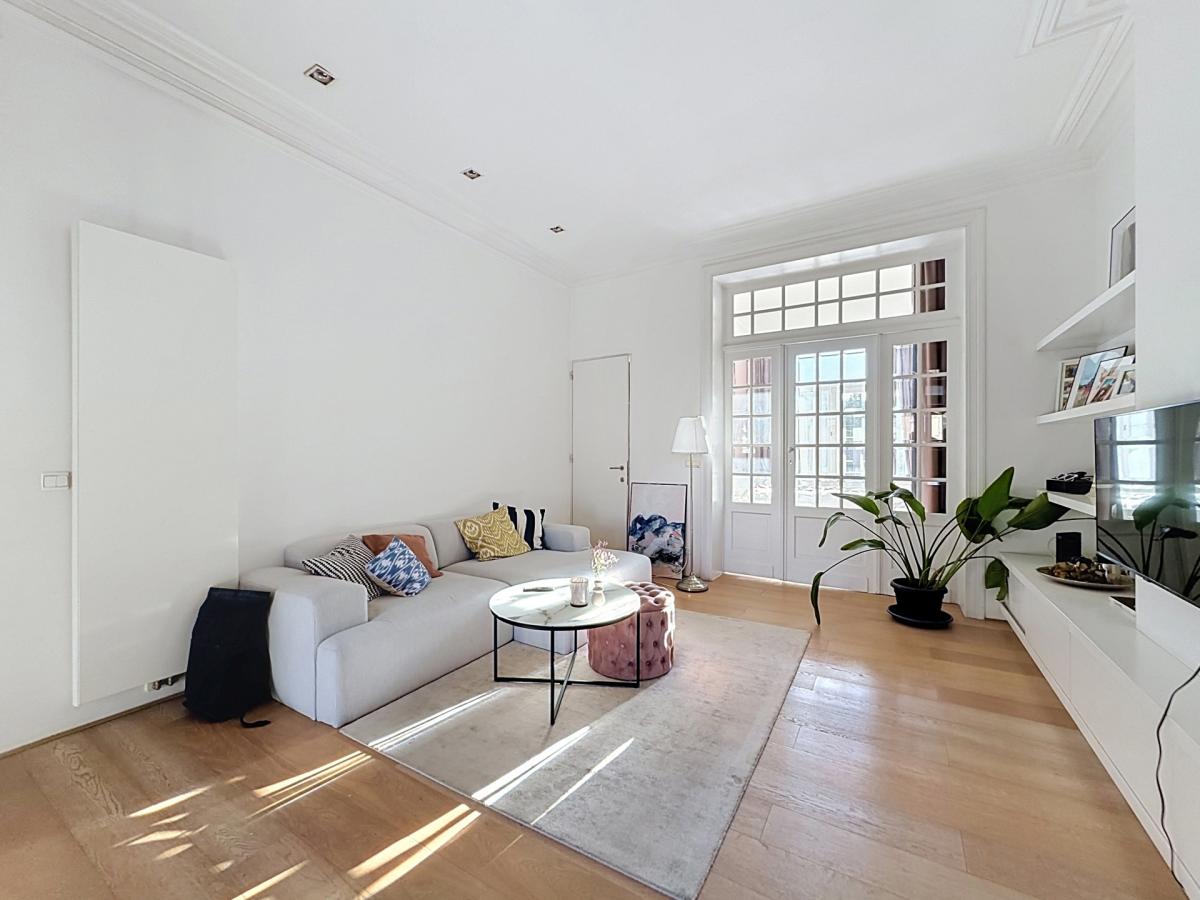 Place Brugmann : Appartement de caractère avec un balcon