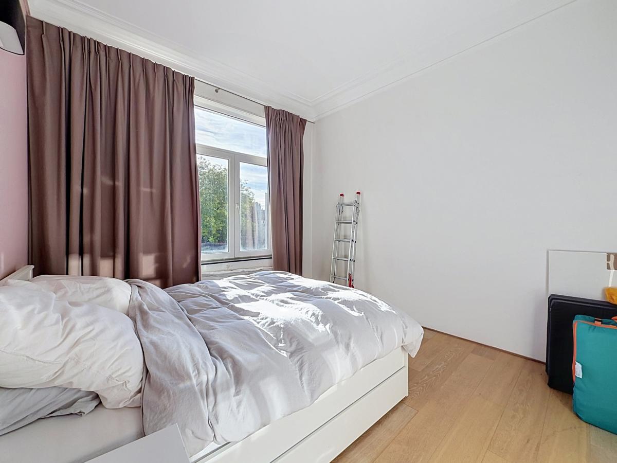 Place Brugmann : Appartement de caractère avec un balcon