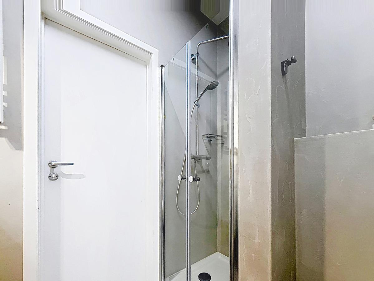 Étoile / ULB : appartement + parking + terrasse sur le toit