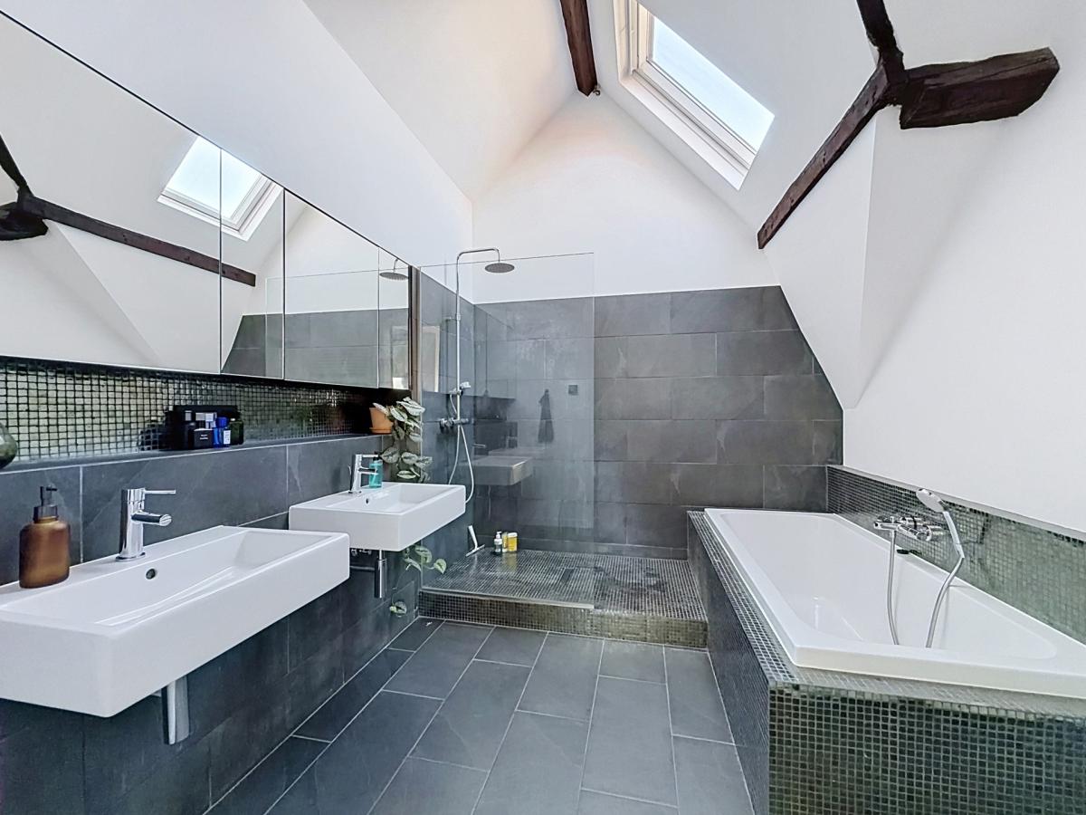 Chaussée d'Ixelles : Sublime penthouse + terrasses