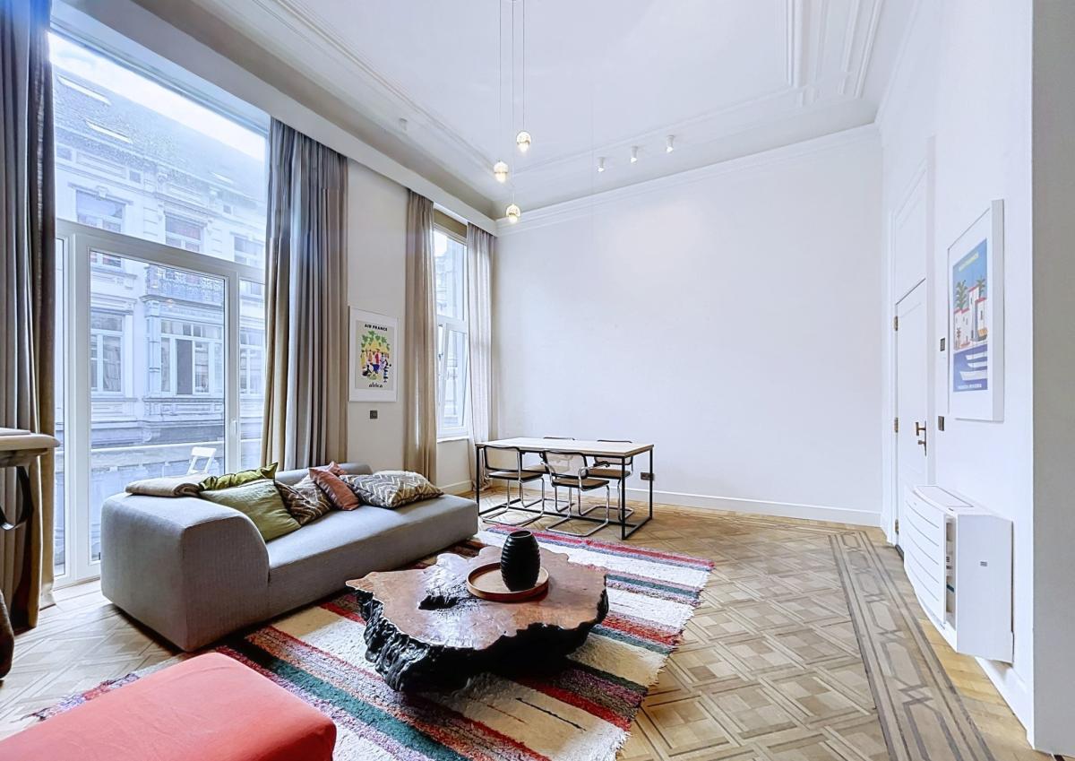 Sablon : Appart. meublé 2 ch. – location 6 à 10 mois