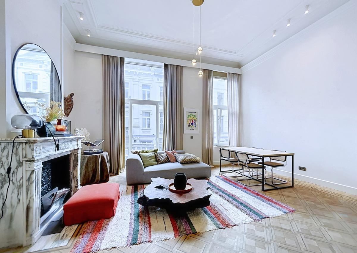 Sablon : Appart. meublé 2 ch. – location 6 à 10 mois