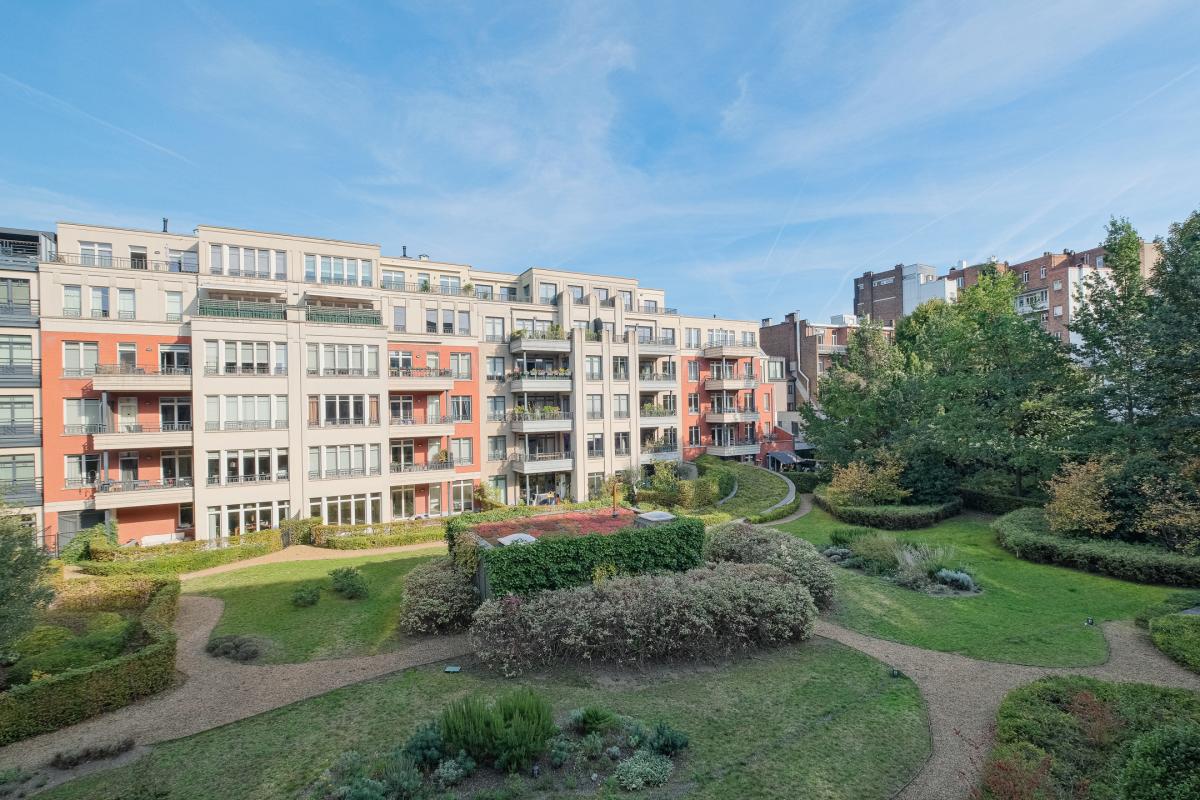 Ixelles, Place Brugmann appartement avec terrasse, parking