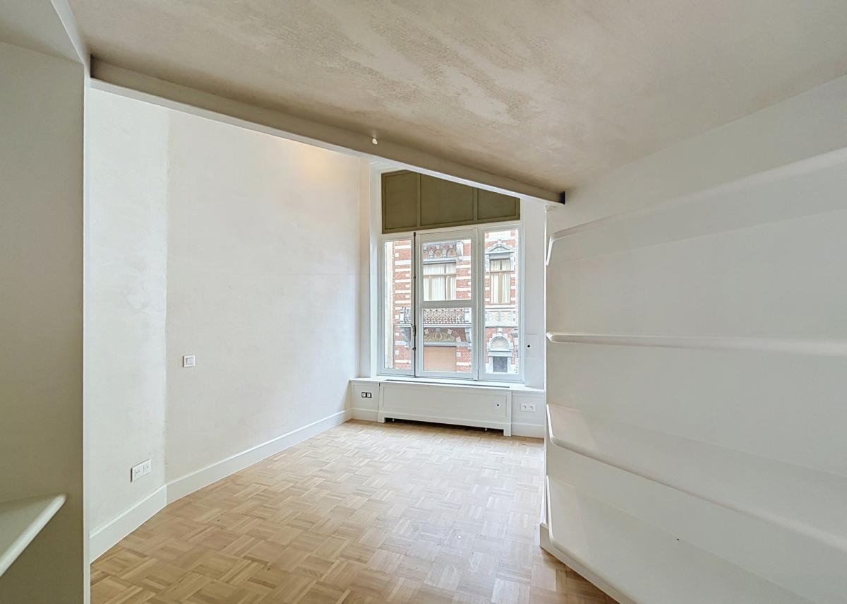 Sablon : Appartement de standing 1 chambre + bureau