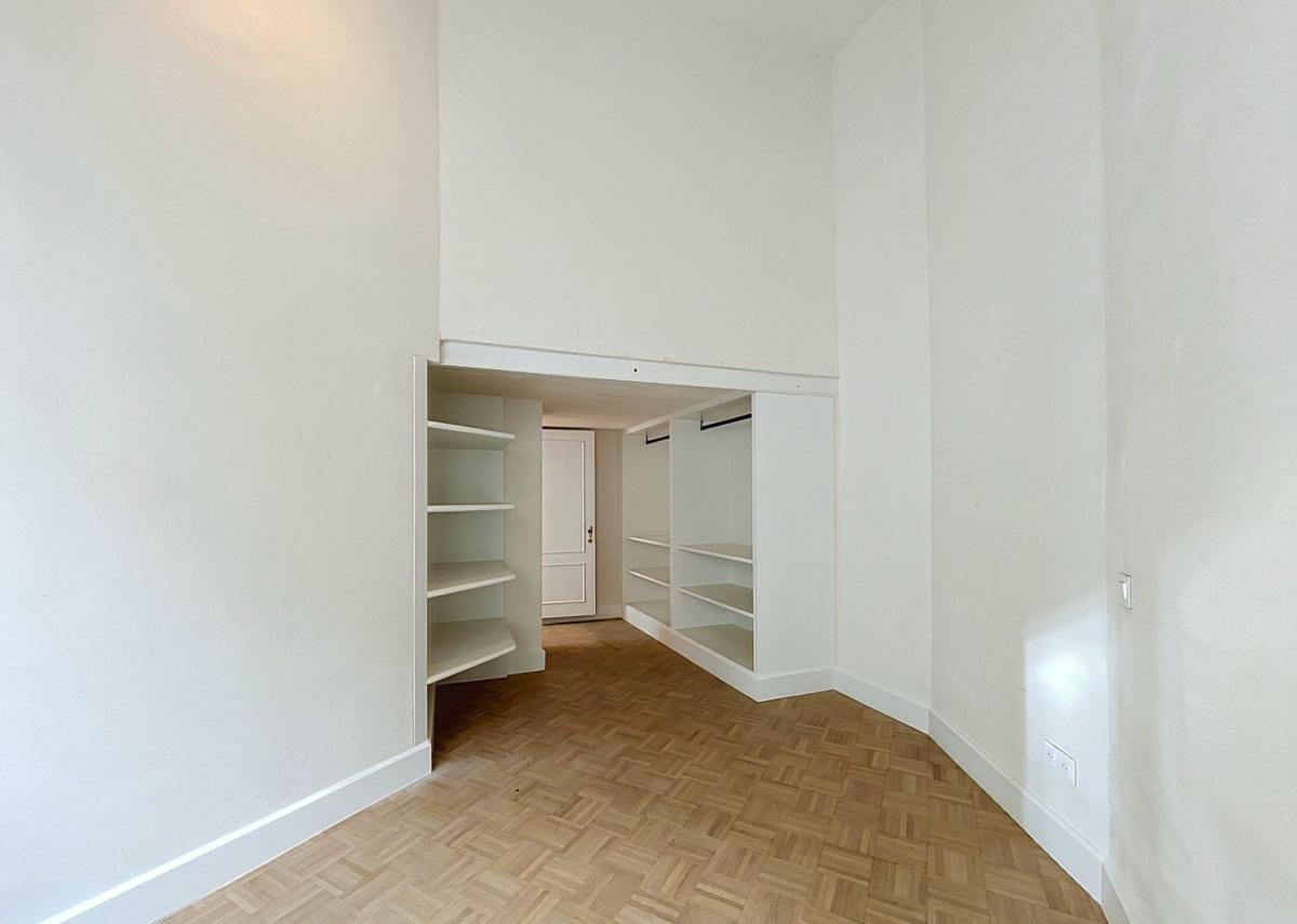 Sablon : Appartement de standing 1 chambre + bureau