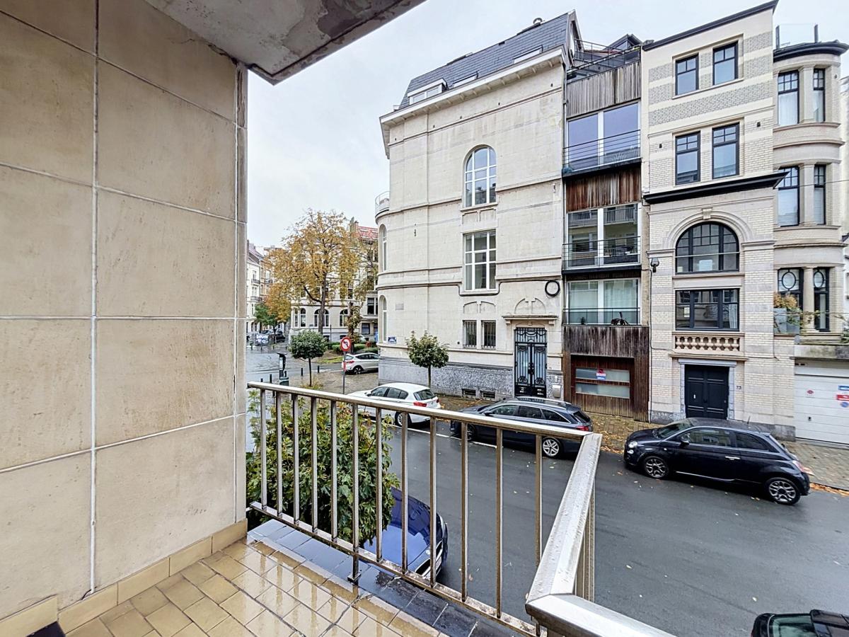 Lepoutre / Pl. Brugmann : Bel appartement + balcon