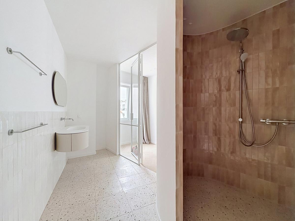 Pl. Brugmann : Sublime appartement de caractère rénové