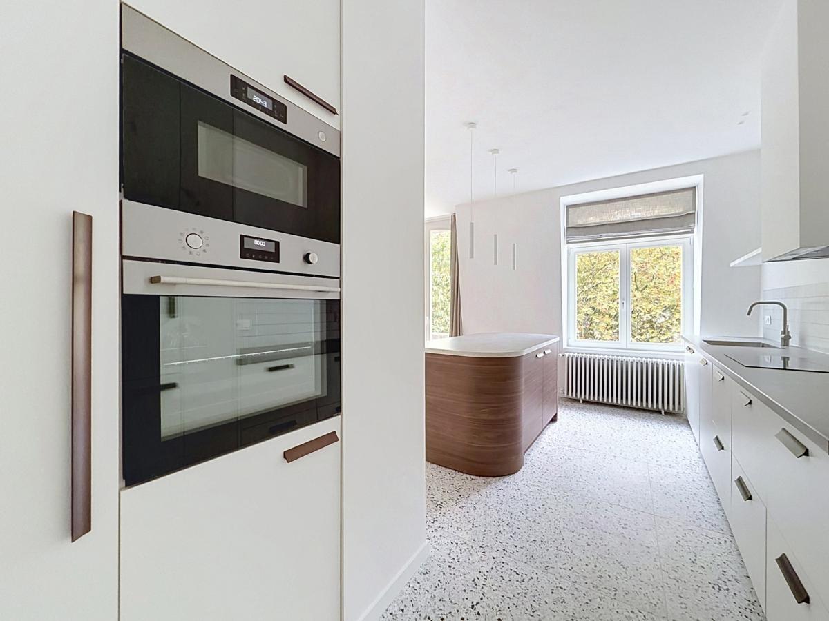 Pl. Brugmann : Sublime appartement de caractère rénové