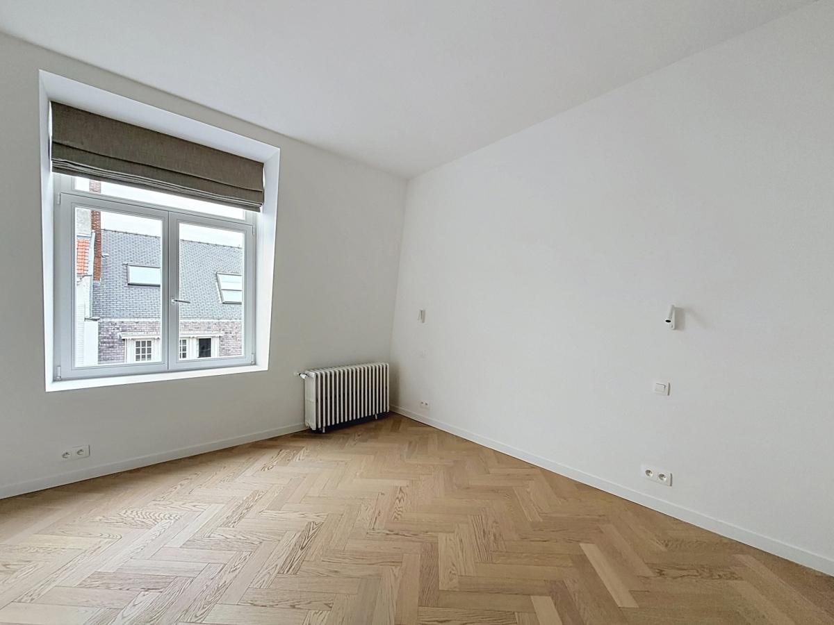 Pl. Brugmann : Sublime appartement de caractère rénové