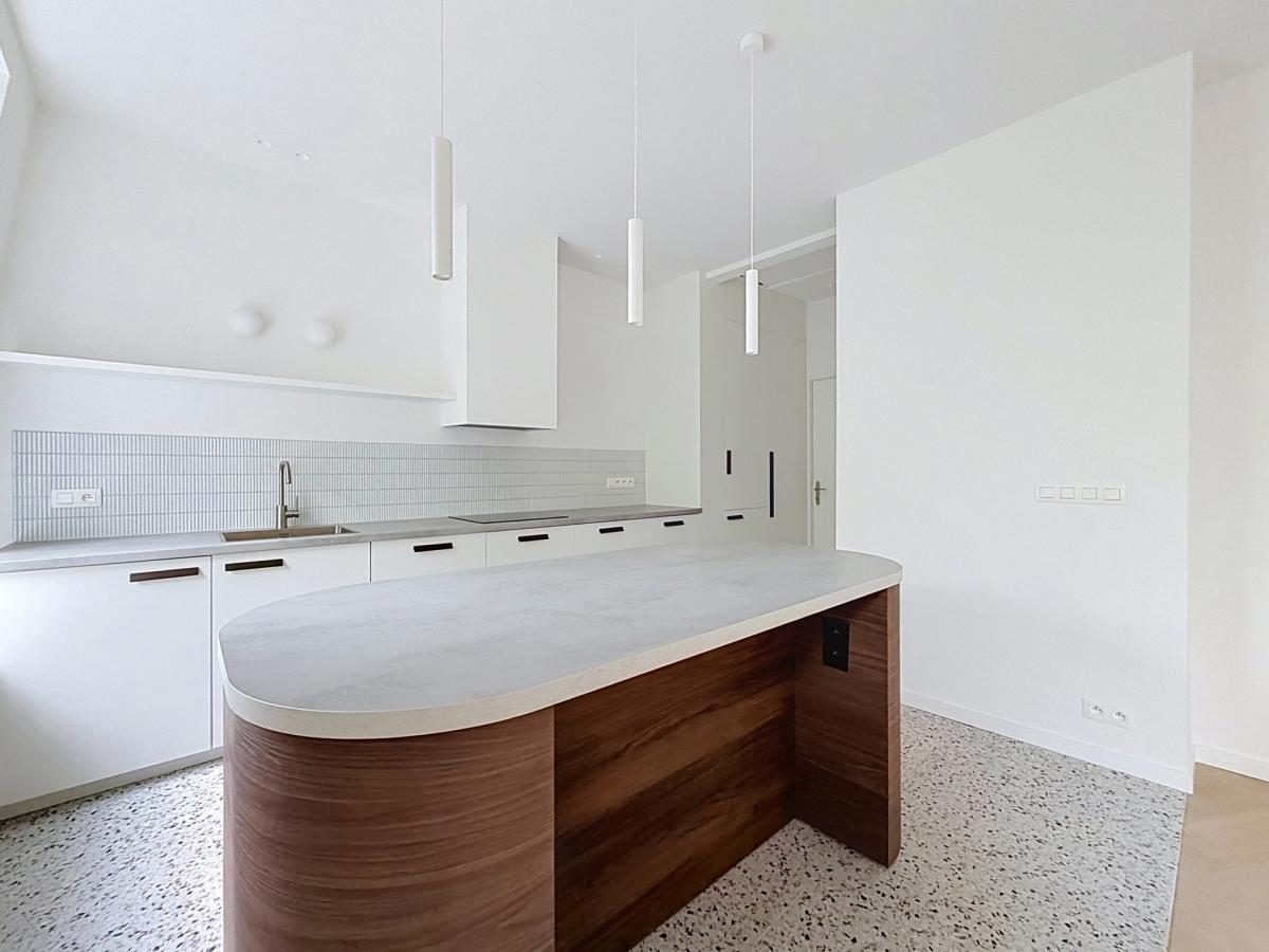 Pl. Brugmann : Sublime appartement de caractère rénové