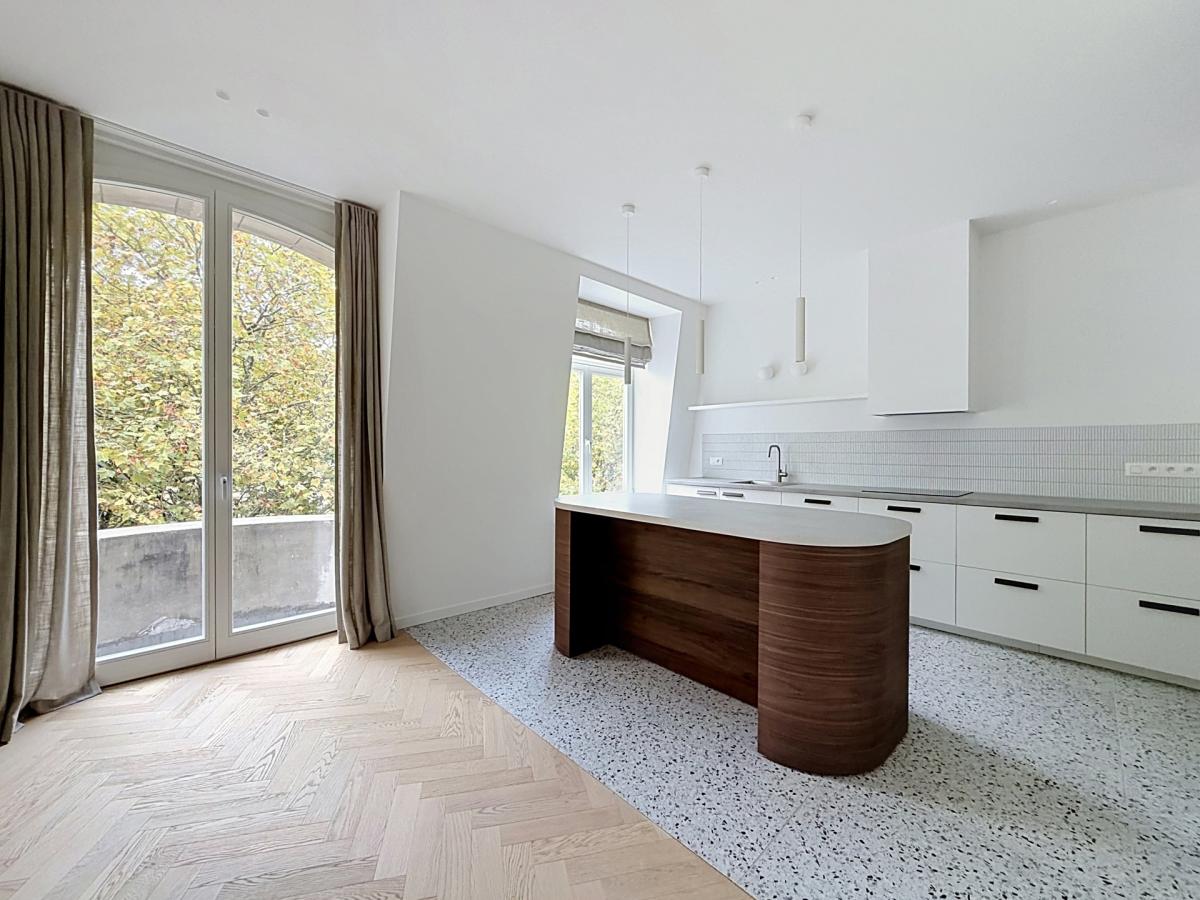 Pl. Brugmann : Sublime appartement de caractère rénové