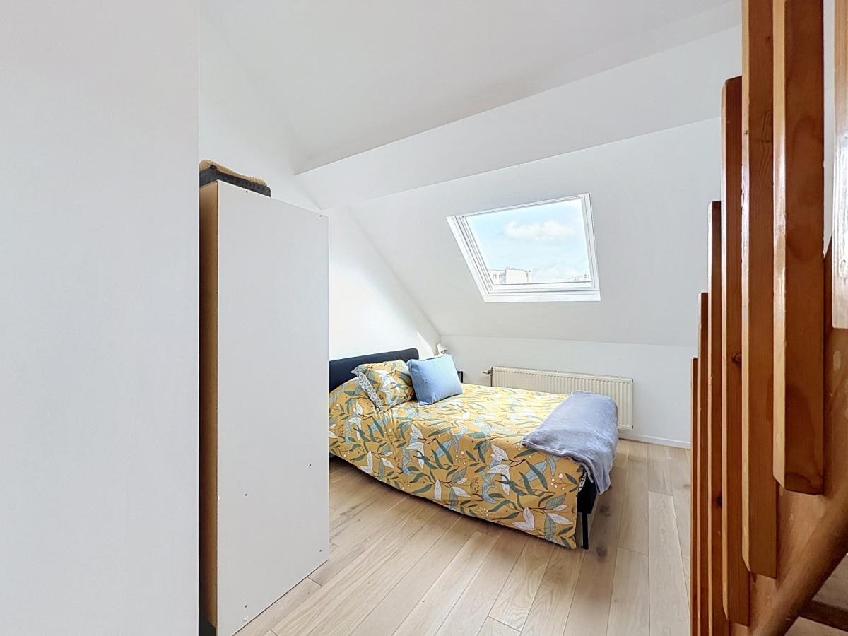 Parvis Saint-Pierre : Bel appartement dernier étage rénové