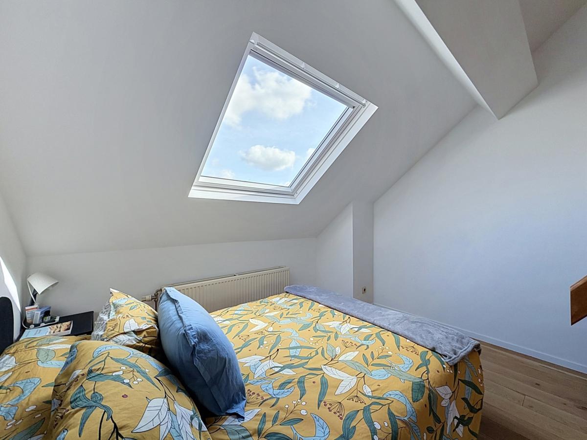 Parvis Saint-Pierre : Bel appartement dernier étage rénové