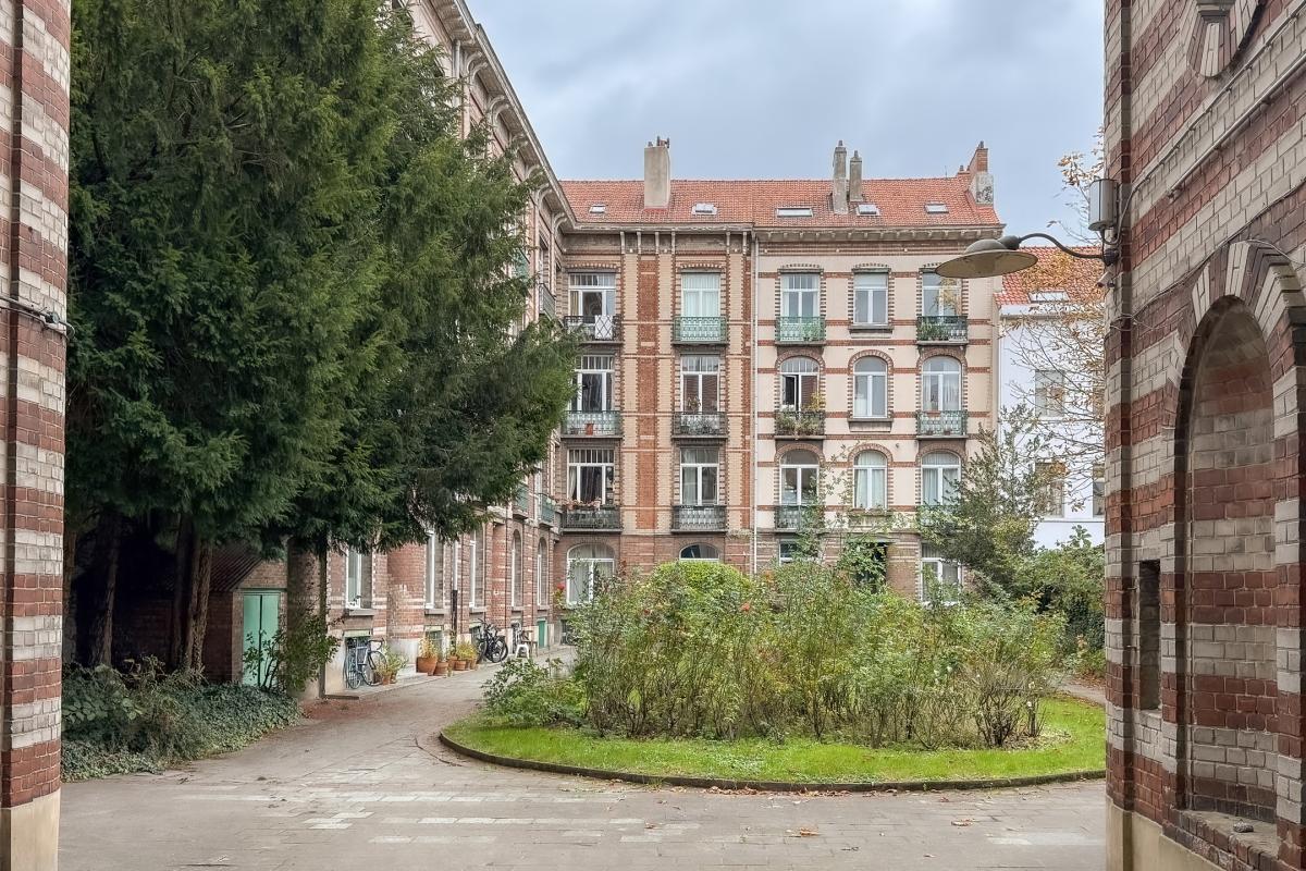 Fernand Cocq : appartement une chambre + bureau et terrasses